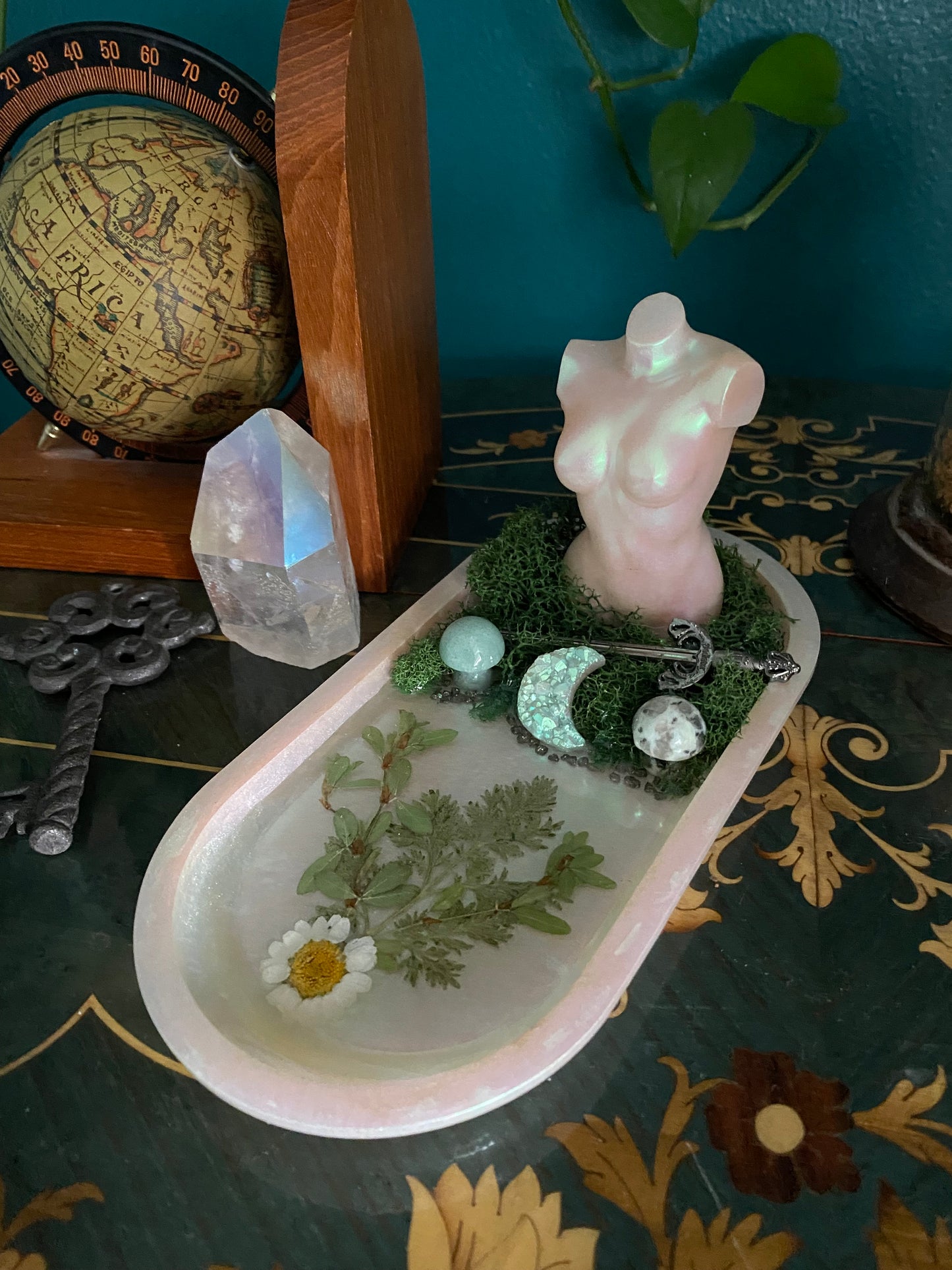 Forest fae- White color shift tray mushroom tray