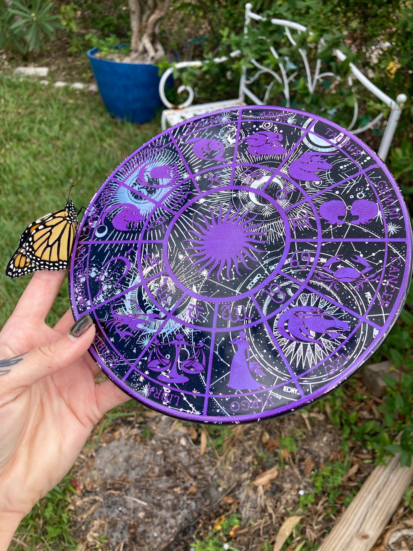 Ready to ship: Holographic zodiac wheel with colorshifting paint